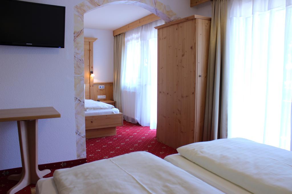 Hotel Restaurant Thurner Zams Habitación foto