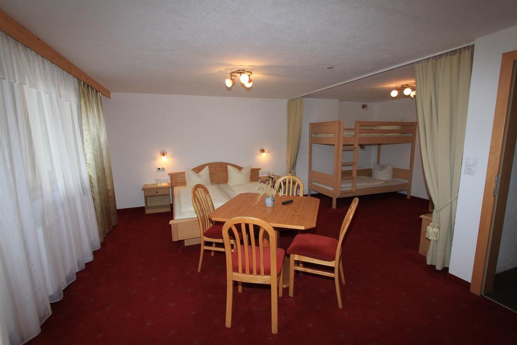 Hotel Restaurant Thurner Zams Habitación foto